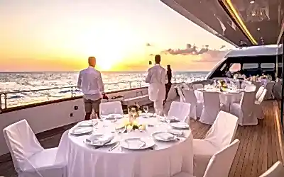 Bosphorus Sunset Cruise: Private Yacht Tours in Istanbul