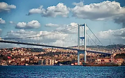 Sunset Bosphorus Cruise: The Golden Hour Experience in Istanbul